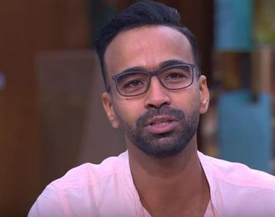 أول تعليق لـ محمود الليثي بعد إصابته وزوجته ووالدته بفيروس كورونا (فيديو)