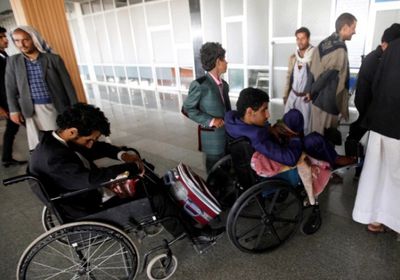 مغادرة عشرات الحوثيين إلى مسقط ضمن صفقة إطلاق الأمريكيين