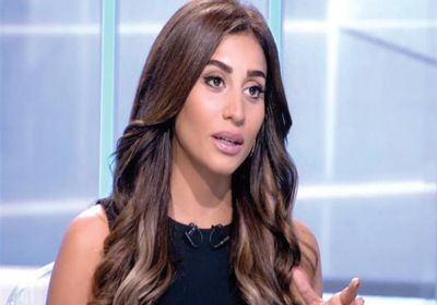 انسحاب دينا الشربيني من فيلم "قمر 14" واستبدالها بياسمين رئيس