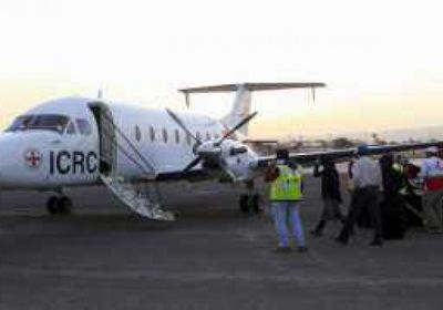 4 طائرات تستعد لنقل الأسرى من صنعاء وسيئون