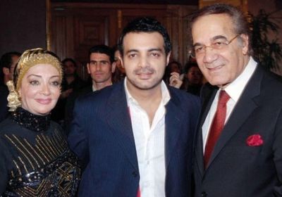 عمرو محمود ياسين يكشف الحالة الصحية لـ شهيرة بعد وفاة والده