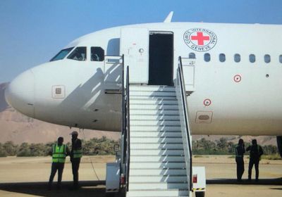 طائرتا أسرى الشرعية والحوثي تغادران صنعاء وسيئون