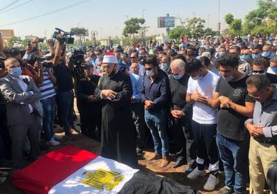 نجوم الفن يشاركون في جنازة محمود ياسين (صور)