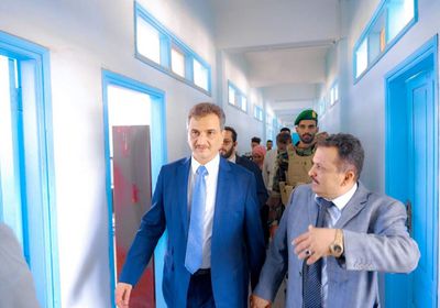 بالصور.. لملس يفتتح سكن الطلاب في المعهد التقني