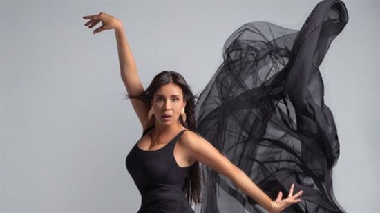 دينا بلوك مختلف في أحدث جلسة تصوير (صور)