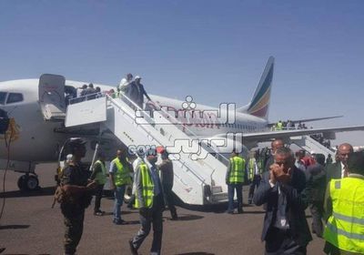 وصول طائرة أسرى رابعة لصنعاء ومغادرة الطائرة الثالثة