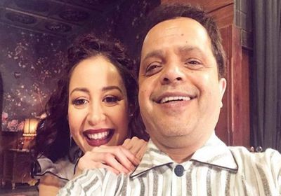 بسبب "النمس والإنس".. وصلة مزاح تجمع محمد هنيدي ومنة شلبي