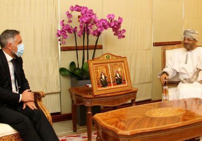 البوسعيدي يناقش مع "سيمونت" آليات تنمية الاستثمارات الأوروبية بعمان