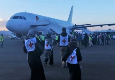 مصير مجهول لـ 25 آخرين.. إطلاق سراح 1056 أسيرًا