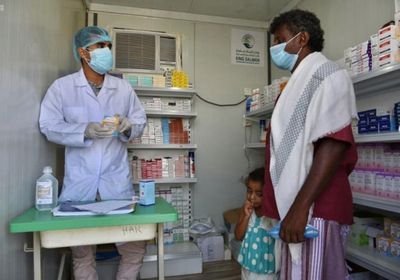 عيادات "سلمان للإغاثة" تستقبل 709 مرضى في عبس