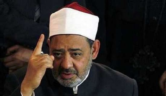  بثلاث لغات.. شيخ الأزهر يستنكر وصف الإسلام بالإرهاب: "جهل واستفزاز"