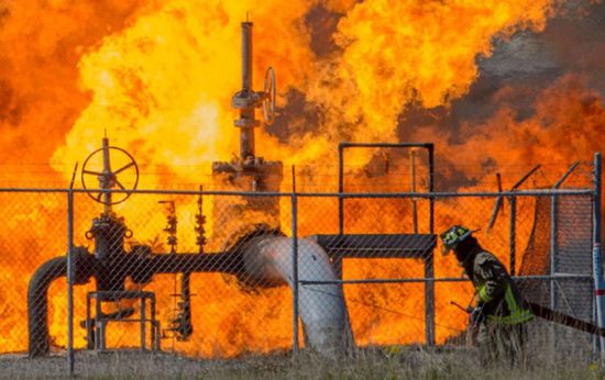  إصابة 5 أشخاص وتدمير 11 وحدة سكنية في انفجار أنبوب غاز بالأحواز