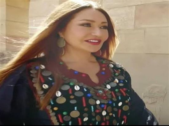 ليلى علوى تهنئ يحيى الفخراني على عضوية مجلس الشيوخ