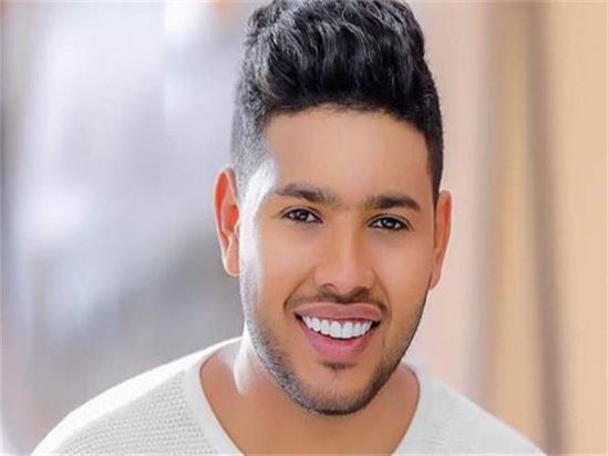 محمد شاهين يطرح كليب "100 هزة"