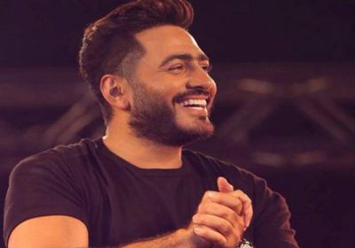 "مبطلناش احساس" لتامر حسني تقترب من 9 ملايين مشاهدة