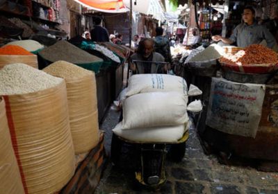 "الشرق الأوسط": الحوثيون يعتقلون التجار لجمع الجبايات