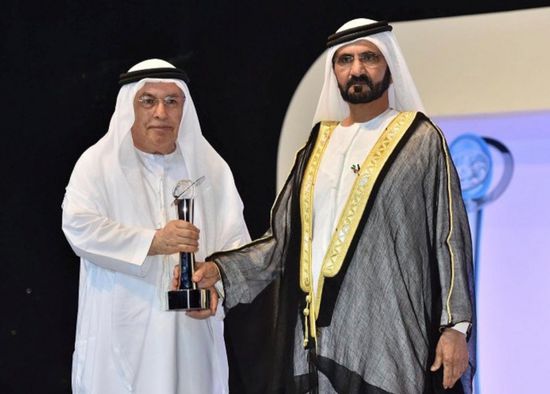 بن راشد: إبراهيم العابد أحد مؤسسي الإعلام الإماراتي.. وعمل بلا كلل حتى آخر يوم