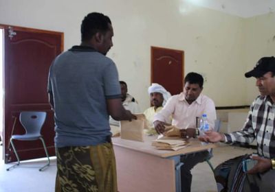 من "خليفة الإنسانية".. منح وحوافز لأندية بطولة نوجد بسقطرى