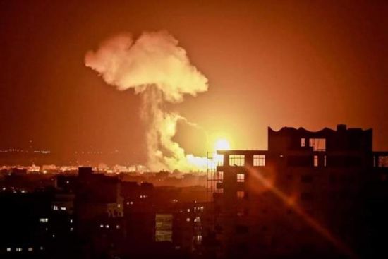 الطيران الإسرائيلي يقصف مَدرسة في سوريا