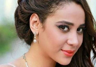 بملابس غرفة العمليات.. شقيقة روبي تثير الجدل في أحدث ظهور لها