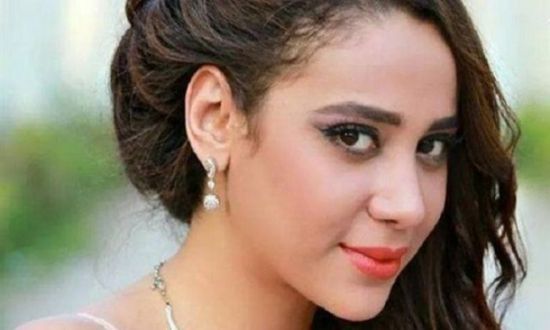 بملابس غرفة العمليات.. شقيقة روبي تثير الجدل في أحدث ظهور لها