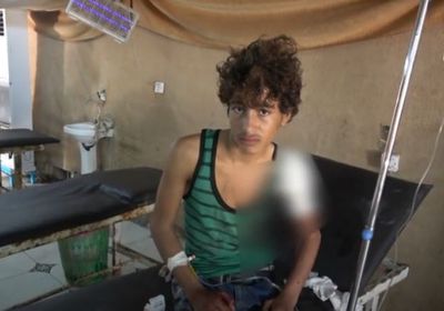 استمرارًا للتصعيد الحوثي.. المليشيا تقنص شابًا بالحديدة (فيديو)