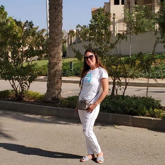 بإطلالة كاجوال.. نرمين الفقي تشارك جمهورها بصور جديدة