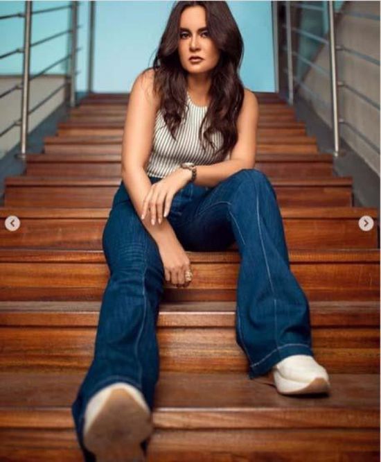 رشا مهدي تخضع لجلسة تصوير جديدة (صور)