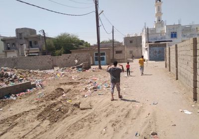 استجابة لـ "المشهد العربي".. إزالة القمامة من مُحيط مسجد بلال بجعار 