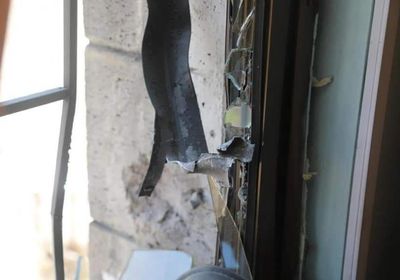 مليشيا الحوثي تقصف أحد مستشفيات تعز