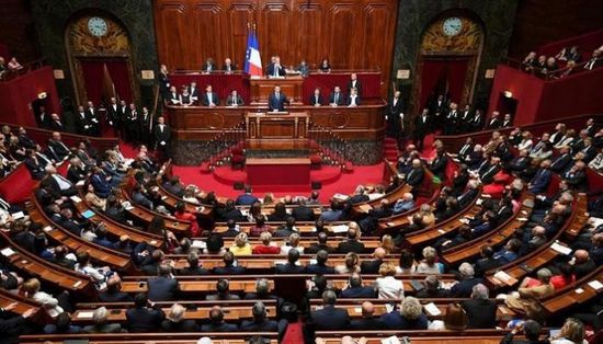 البرلمان الفرنسي يصوتون على تمديد حالة الطوارئ