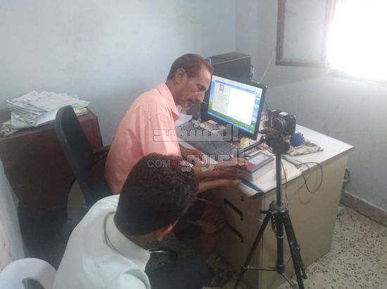 مركز الإصدار الآلي بزنجبار يُحدث أنظمة العمل (صور)