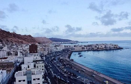 "صحة ساحل حضرموت" يدعو إلى الالتزام بالتباعد الاجتماعي