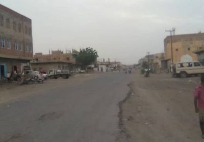 عقب فشل تسلل المليشيا.. هجمات حوثية انتقامية على حيس