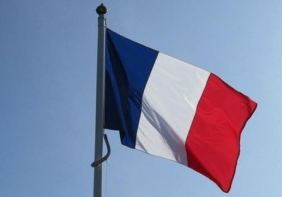 فرنسا ومالي توقعان 5 اتفاقيات بـ140 مليون يورو