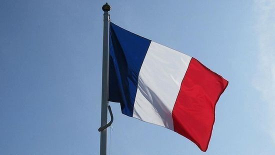 فرنسا ومالي توقعان 5 اتفاقيات بـ140 مليون يورو