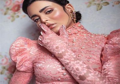 أسماء جلال :أصبت بكورونا بعد مصافحة صديق حامل للفيروس