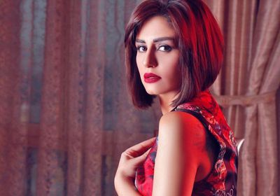 منة فضالي بصحبة حسني شتا من كواليس مسلسل "هي"