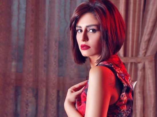 منة فضالي بصحبة حسني شتا من كواليس مسلسل "هي"