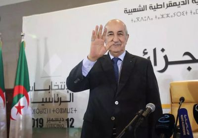 الرئيس الجزائري يمارس مهامه من المستشفى.. ومصادر: حالته مستقرة