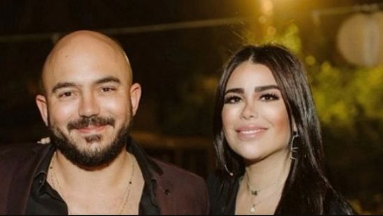 من الجونة.. محمود العسيلي يغني لزوجته (فيديو)