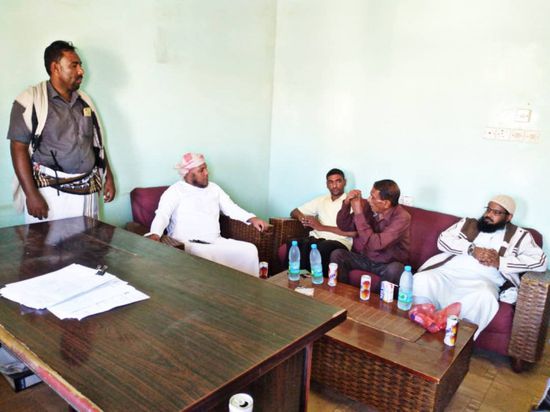 "انتقالي سقطرى" و"المالية" يبحثان صرف رواتب المدنيين