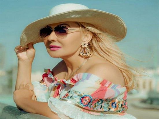 نادية الجندي تهنئ وفاء الكيلاني على برنامجها الجديد "السيرة"