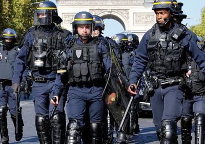 عاجل.. الشرطة الفرنسية تخلي شارع الشانزلزيه للاشتباه بوجود إرهابي
