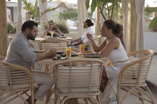 عمرو يوسف وصبا مبارك يكشفان تفاصيل الحلقة الأولى من "نمرة 2"