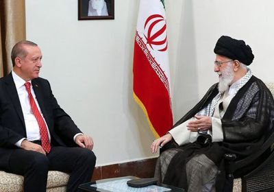 شعار: الإرهاب سيسقط بسقوط خامنئي وأردوغان والحمدين