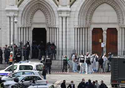 عميد كنيسة نوتردام بنيس يدعو أوروبا لمراجعة سياسة الهجرة