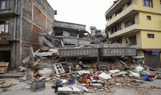 انهيار 6 مبانٍ نتيجة زلزال ضرب إزمير التركية