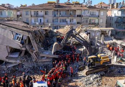 ارتفاع قتلى زلزال تركيا إلى 17 شخصًا وإصابة 709
