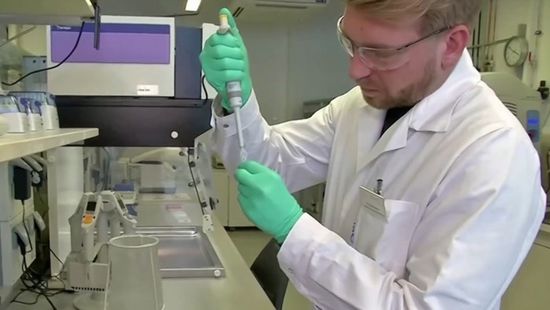 بريطانيا تعيد فرض قيود على تصدير لقاحات ضد الأنفلونزا